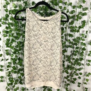 2 for $18 🎉 Delicate Floral Top